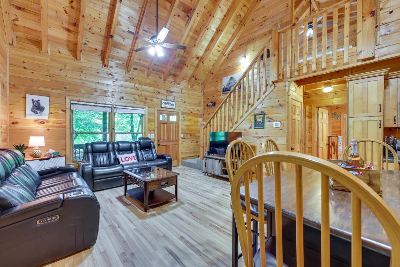 Riverfront Ellijay Cabin With Deck And Pool Access! Exterior photo