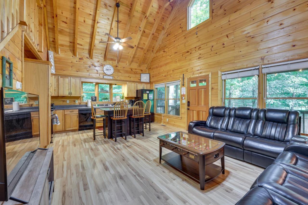 Riverfront Ellijay Cabin With Deck And Pool Access! Exterior photo