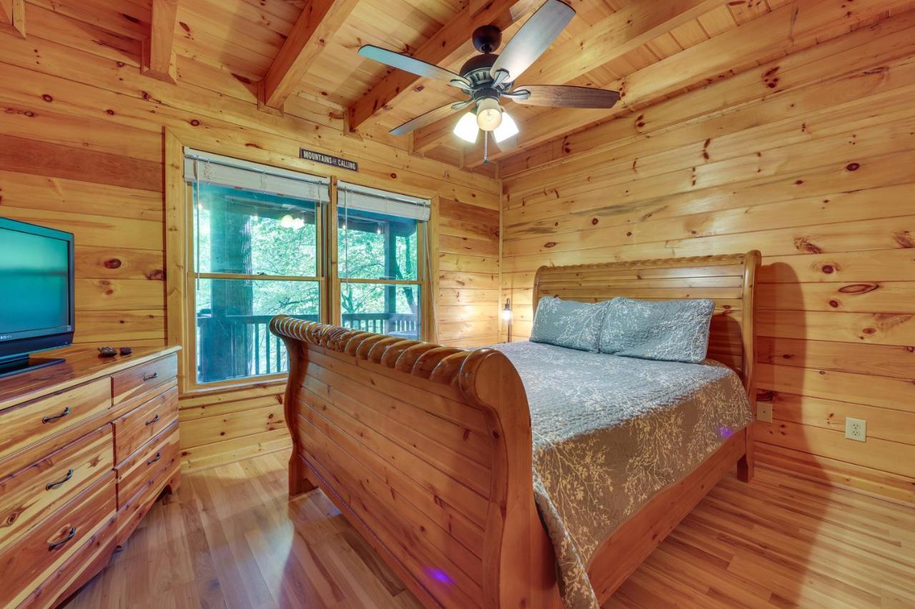 Riverfront Ellijay Cabin With Deck And Pool Access! Exterior photo