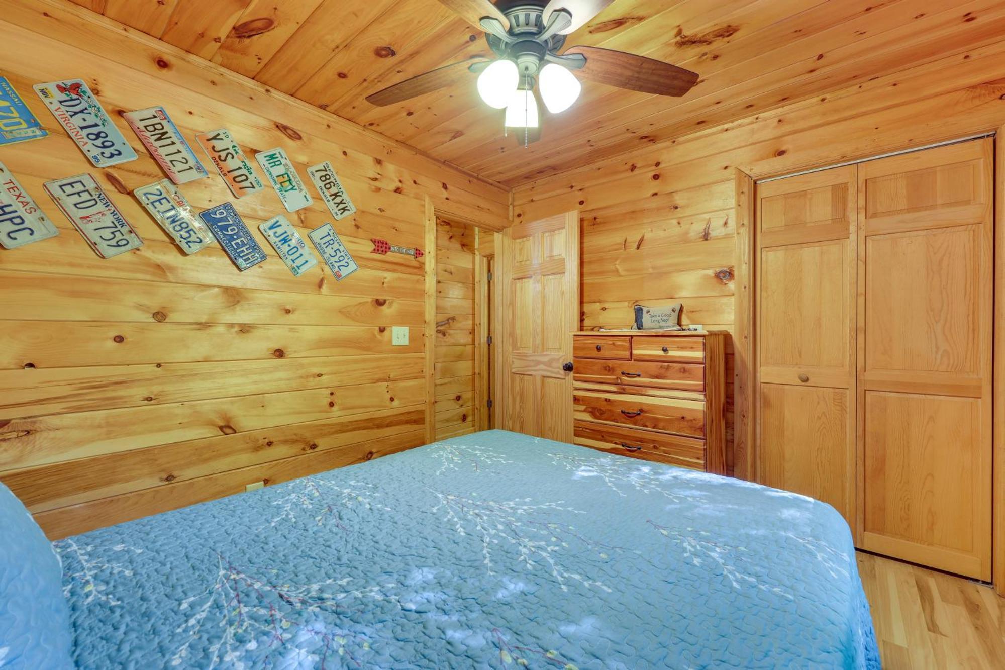 Riverfront Ellijay Cabin With Deck And Pool Access! Exterior photo