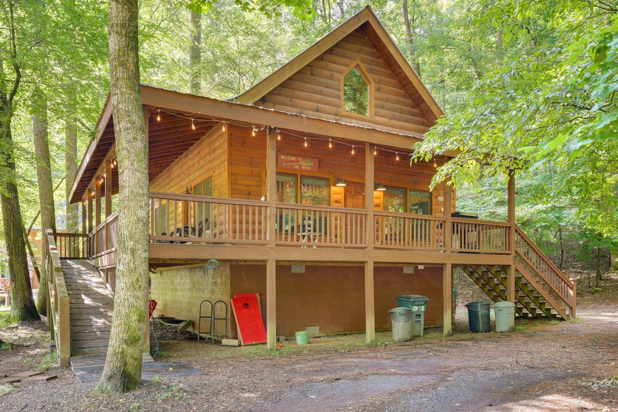 Riverfront Ellijay Cabin With Deck And Pool Access! Exterior photo